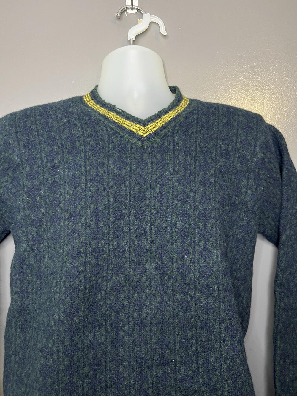 Collection Sweater Mens Large Green Wool V Neck Geometric Pattern Knit Pullover
